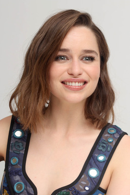 Emilia Clarke Poster 2492935