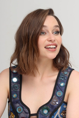 Emilia Clarke Poster 2492946