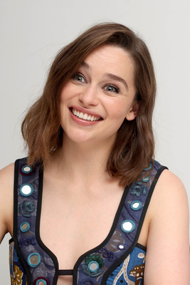 Emilia Clarke Poster 2492947