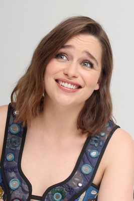 Emilia Clarke Poster 2492949