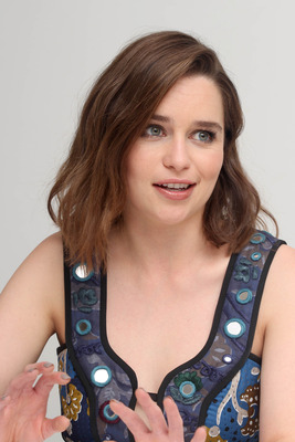 Emilia Clarke Poster 2492954