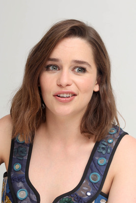 Emilia Clarke Poster 2492970