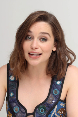 Emilia Clarke Poster 2492973