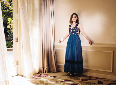 Emilia Clarke Poster 2526664
