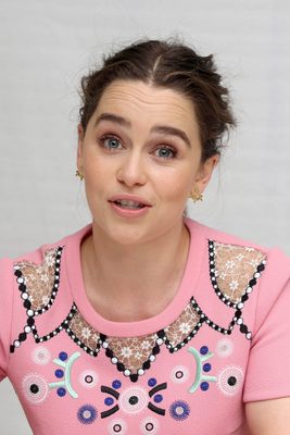 Emilia Clarke Poster 2885802