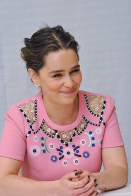 Emilia Clarke Poster 2885842