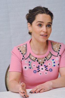 Emilia Clarke Poster 2885867