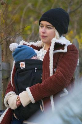 Emilia Clarke Poster 2956526