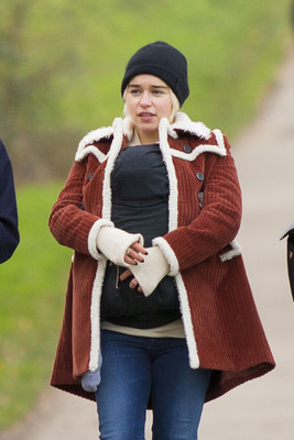 Emilia Clarke Poster 2956528