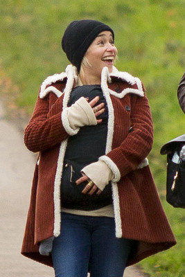 Emilia Clarke Poster 2956543