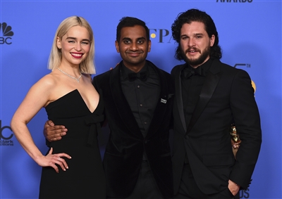 Emilia Clarke Poster 3037329