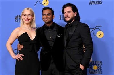 Emilia Clarke Poster 3037568