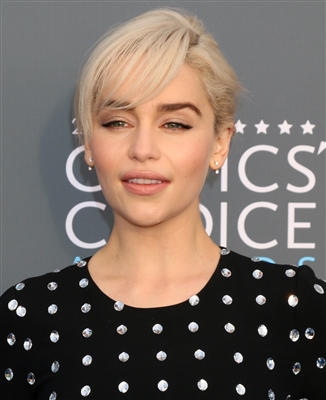 Emilia Clarke Poster 3037938