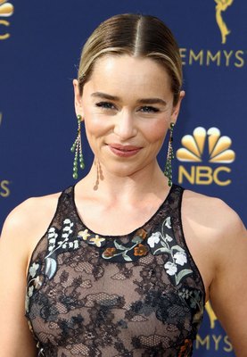 Emilia Clarke Poster 3737033
