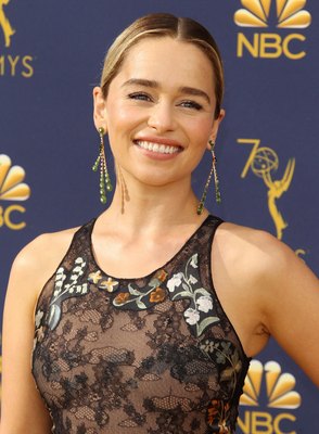 Emilia Clarke Poster 3737064