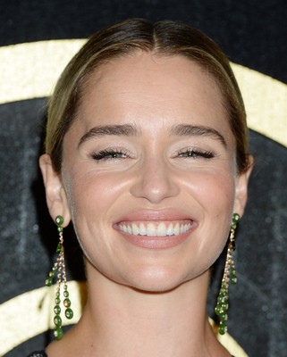 Emilia Clarke Poster 3737110