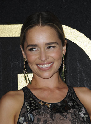 Emilia Clarke Poster 3737111