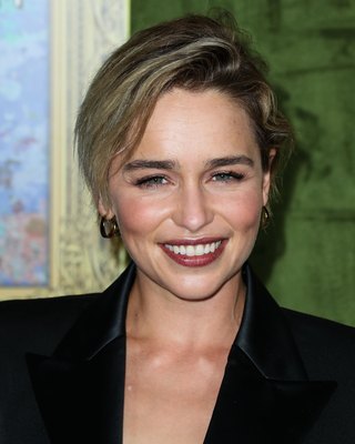 Emilia Clarke Poster 3737176