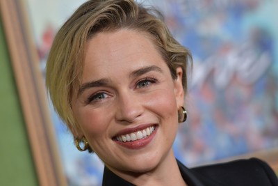 Emilia Clarke Poster 3737310