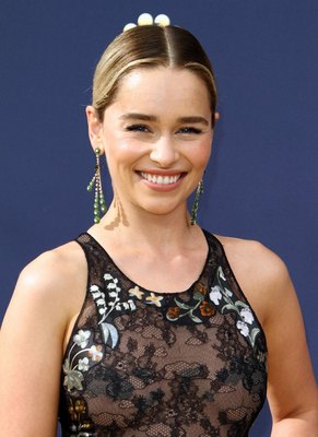 Emilia Clarke Poster 3737350