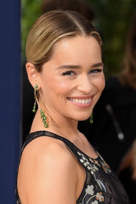 Emilia Clarke Poster 3737359
