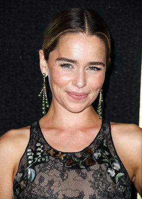 Emilia Clarke Poster 3737360
