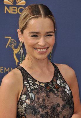 Emilia Clarke Poster 3737424