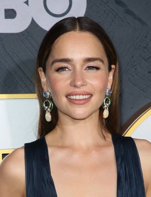 Emilia Clarke Poster 3902302