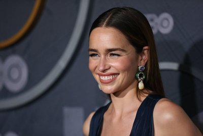Emilia Clarke Poster 3902311