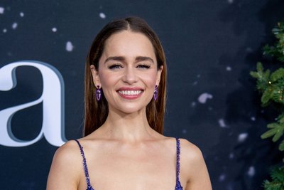 Emilia Clarke Poster 3922077