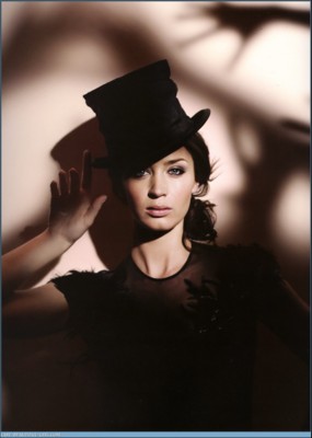 Emily Blunt Poster 1501644