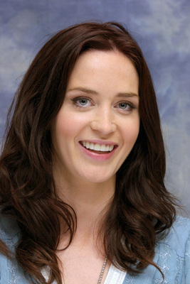 Emily Blunt Poster 2059611