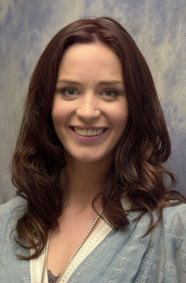 Emily Blunt Poster 2235553