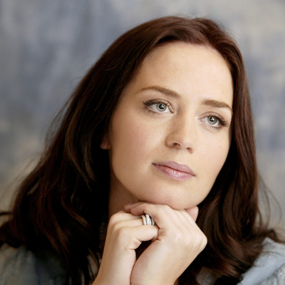Emily Blunt Poster 2235554