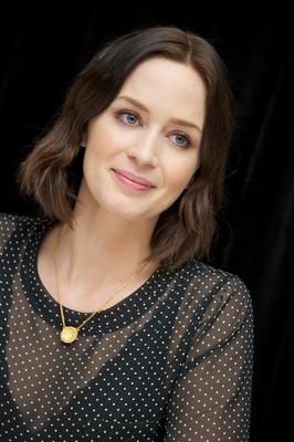 Emily Blunt Poster 2242190