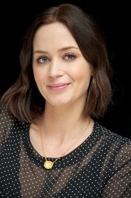 Emily Blunt Poster 2242199