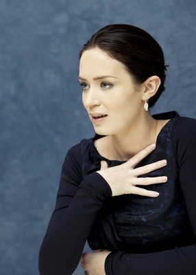 Emily Blunt Poster 2248928