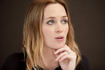 Emily Blunt Poster 2248933