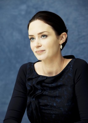 Emily Blunt Poster 2248939