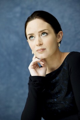 Emily Blunt Poster 2248943