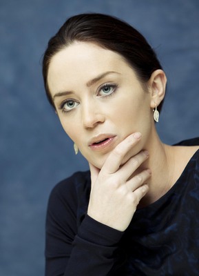 Emily Blunt Poster 2248953