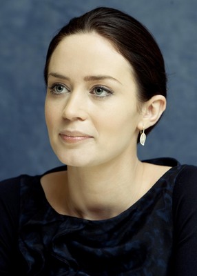 Emily Blunt Poster 2248955