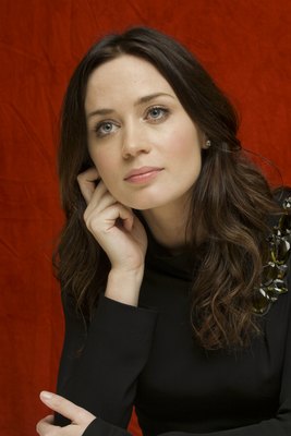 Emily Blunt Poster 2285925