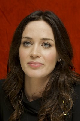 Emily Blunt Poster 2285937