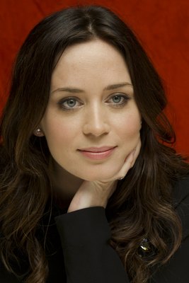 Emily Blunt Poster 2285954
