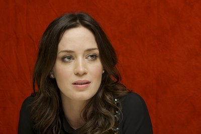 Emily Blunt Poster 2285960