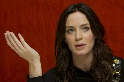 Emily Blunt Poster 2285963