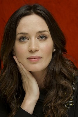 Emily Blunt Poster 2285964