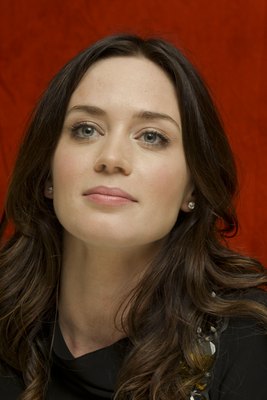 Emily Blunt Poster 2285965