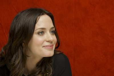 Emily Blunt Poster 2285982